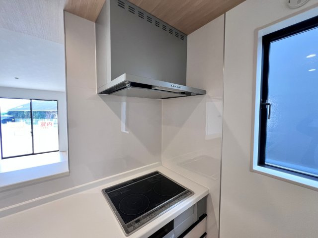 郡山市片平町釜場　新築分譲住宅　1号棟のキッチン