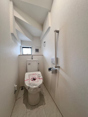 郡山市片平町釜場　新築分譲住宅　1号棟のトイレ