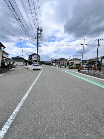 郡山市片平町釜場　新築分譲住宅　1号棟の前面道路含む現地写真