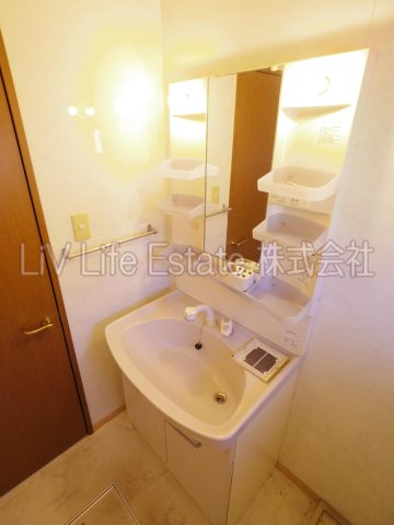 小平市小川町１丁目のアパートの洗面所