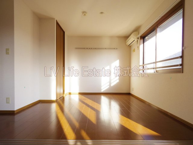 小平市小川町１丁目のアパートの寝室