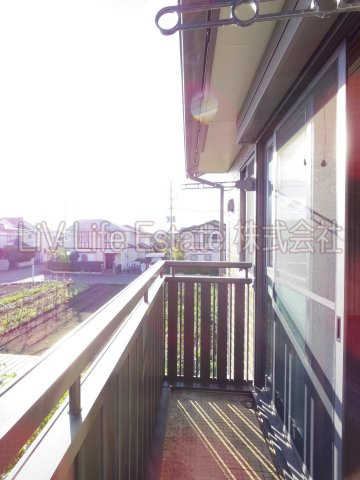 小平市小川町１丁目のアパートのバルコニー
