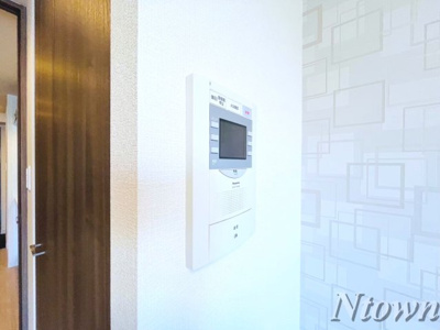 【セキュリティ】 | プレサンス桜通ベルノ | モニター付きインターホンです。