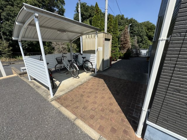 茨城県つくばみらい市　一棟アパートの駐輪場