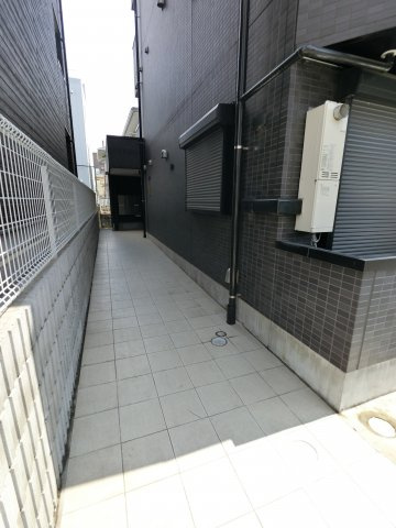 ＮＹ　Ｓｑｕａｒｅ　Ｆｕｎａｂａｓｈｉのエントランス