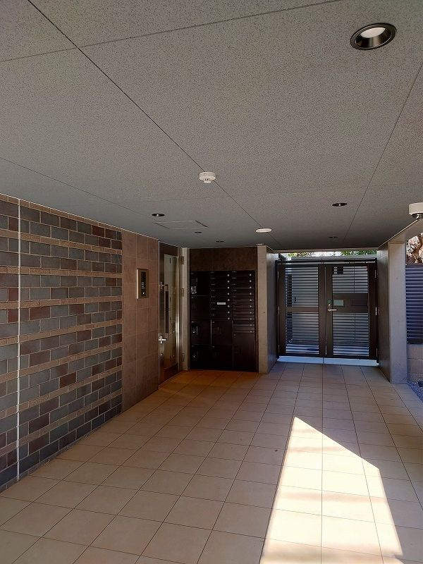 ウェルスクエア高井戸東のエントランス