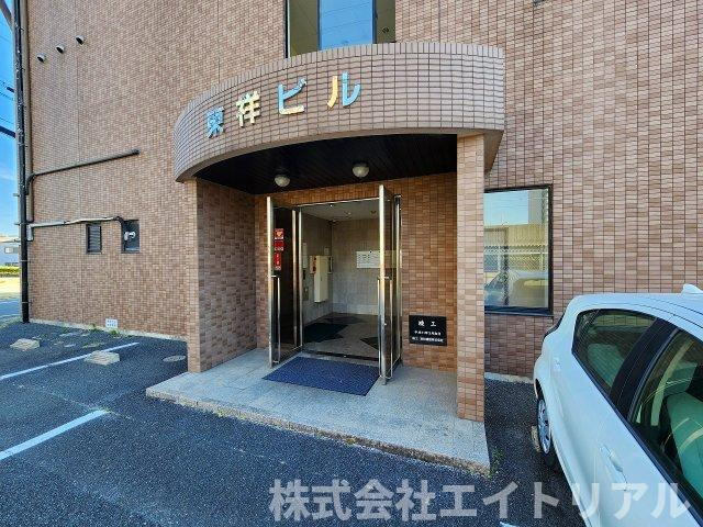 東祥ビルのエントランス