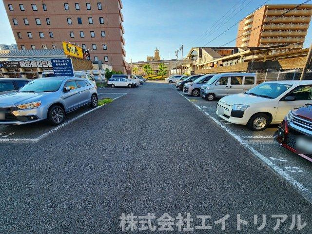 東祥ビルの駐車場