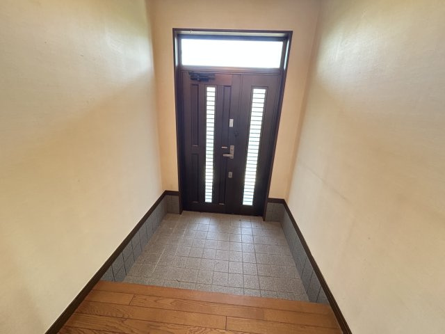 羽ノ浦町中庄神木中古戸建ての玄関