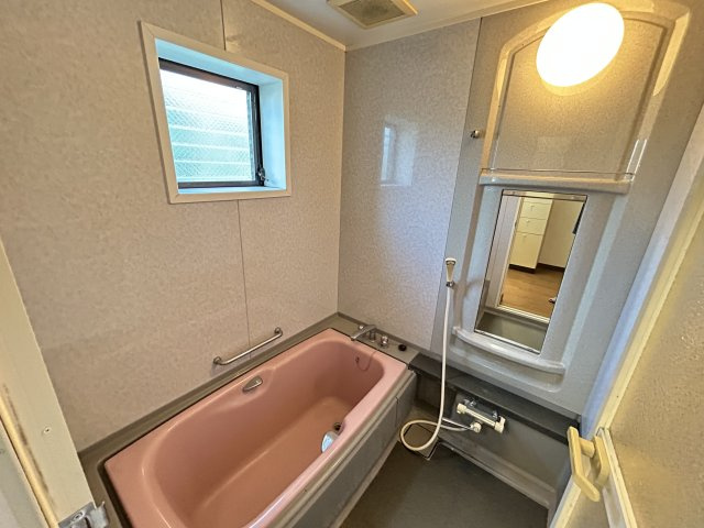 羽ノ浦町中庄神木中古戸建ての浴室