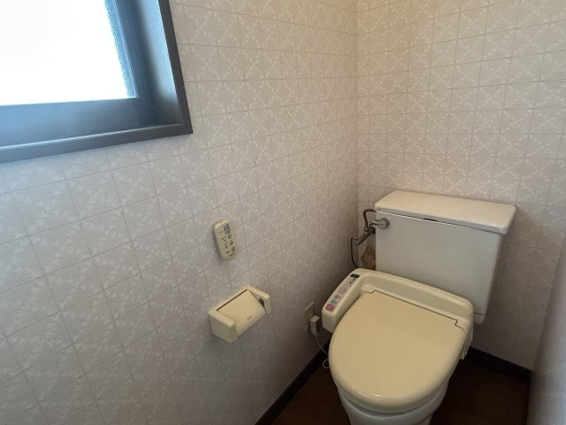 羽ノ浦町中庄神木中古戸建てのトイレ