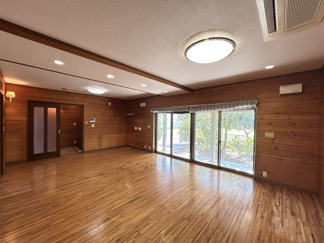 羽ノ浦町中庄神木中古戸建ての居間・リビング