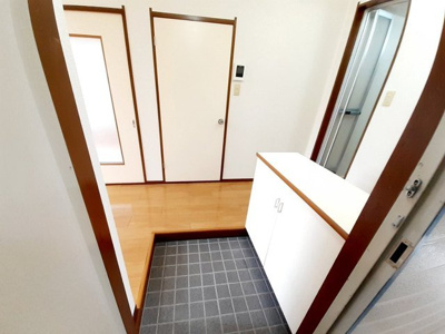 【玄関】 | ハイム恵里 | 明るい玄関です