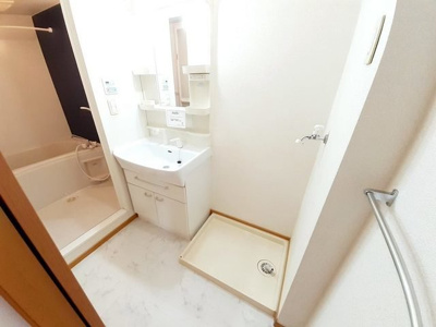 【洗面所】 | ソレイユ元町Ａ | スペースが確保できる洗面所です