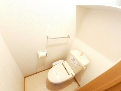【トイレ】 | ソレイユ元町Ａ | 落ち着いた色調のトイレです