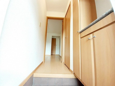 【玄関】 | ソレイユ元町Ａ | 毎日通る玄関はこちらです