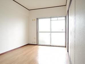 【居間・リビング】 | ニューサンリバー小倉 | 同建物別部屋 現況優先