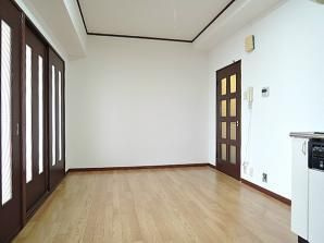 【居間・リビング】 | ニューサンリバー小倉 | 同建物別部屋 現況優先