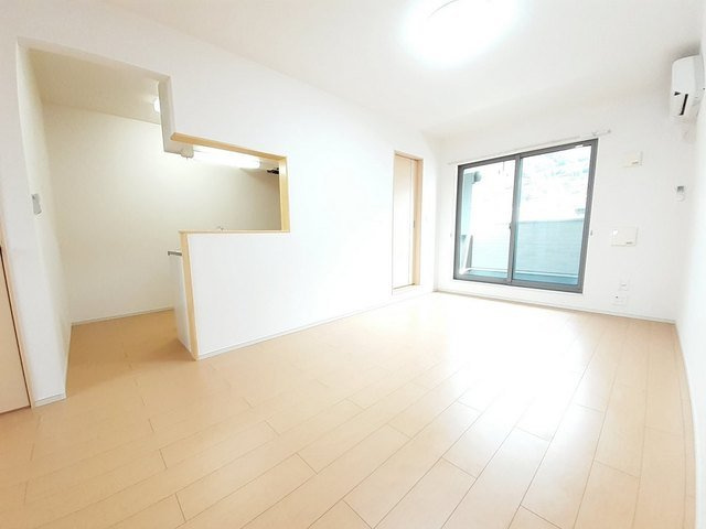 【居間・リビング】 | エスカーザ | ゆったり過ごせる居間です