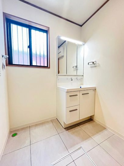 厚木市上荻野　中古戸建の独立洗面台|朝の身支度には欠かせない独立洗面化粧台