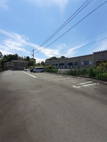 プティ　ボヌールの駐車場