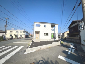 【前面道路含む現地写真】