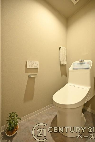 サニークレスト橿原神宮前Ⅱのトイレ|■現地撮影写真■フチなし＆トルネード洗浄でお掃除も楽らく！ウォシュレット付きです！