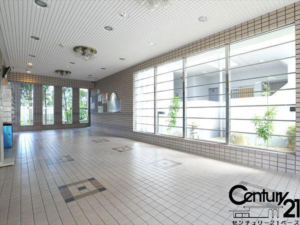 サニークレスト橿原神宮前２のエントランス|■現地撮影写真■広々開放的な現地エントランスです！