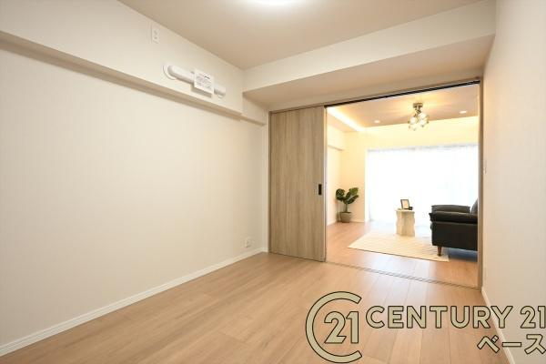 サニークレスト橿原神宮前Ⅱの洋室|■現地撮影写真■明るい雰囲気の洋室です！