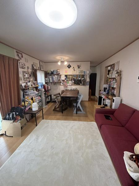 岡崎市美合新町・中古戸建の居間・リビング|空間を広く使います