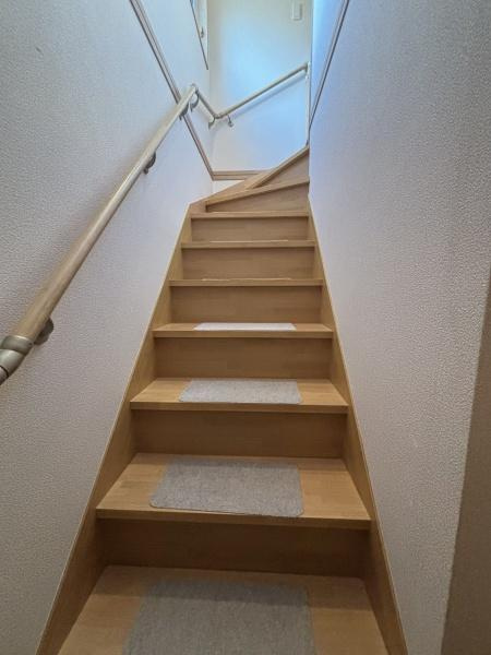 岡崎市美合新町・中古戸建の内装|階段です。