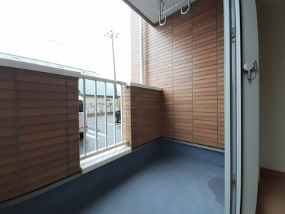 【バルコニー】 | サニーヒルズＡ | バルコニーからの眺めを楽しみながら食事をしませんか