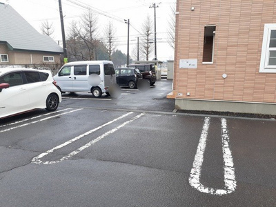 【駐車場】 | サニーヒルズＡ | 駐車場に車を止められます