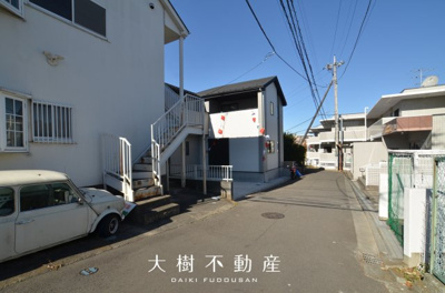 【前面道路含む現地写真】 | 座間市緑ケ丘4丁目　新築戸建て　全1棟【仲介手数料無料】