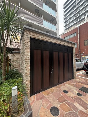 プレジオ日暮通のエントランス