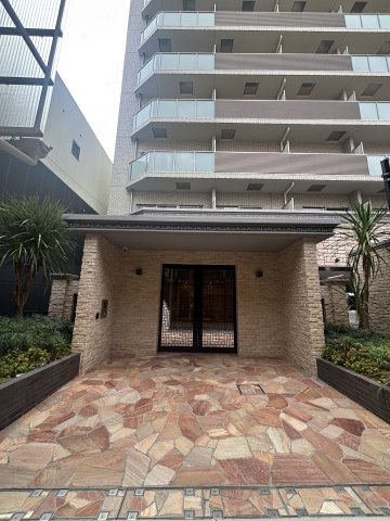 プレジオ日暮通のエントランス