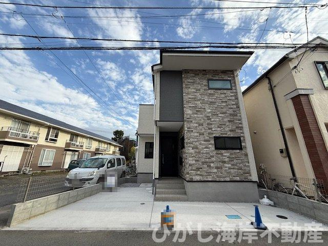 茅ヶ崎市東海岸北5丁目　新築戸建の外観|8月30日撮影　建築中　現地外観