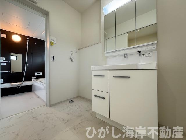 茅ヶ崎市東海岸北5丁目　新築戸建の脱衣所|脱衣スペース