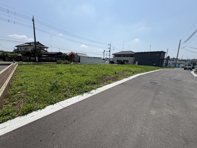 鹿沼市千渡　売地の外観|〇現地土地写真〇
敷地面積62.12坪♪スーパー、コンビニ、クリニックも徒歩10分圏内の便利な住環境です。
※2025年8月撮影