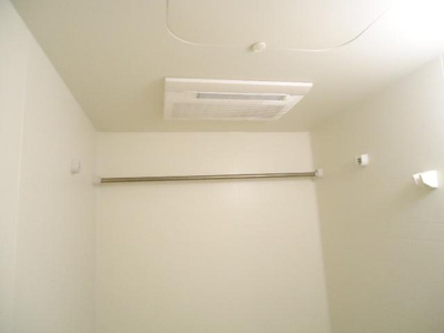 【設備】 | Ｉ’ｃｕｂｅ　Ｇａｒｄｅｎ | 浴室乾燥機用ハンガー