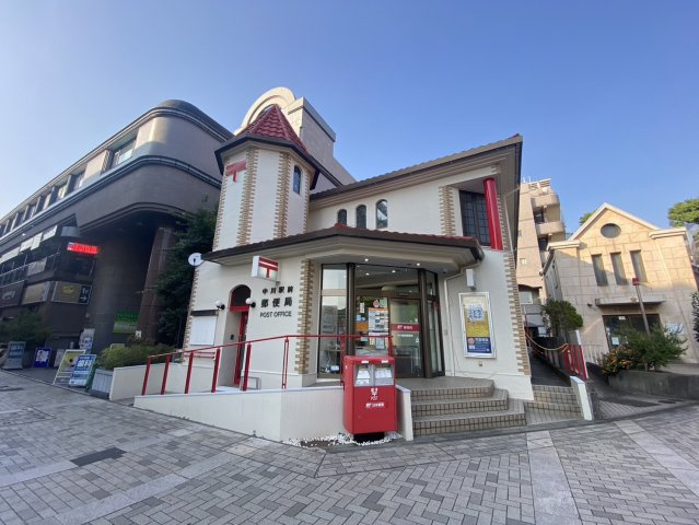 中川駅前郵便局2階店舗の外観