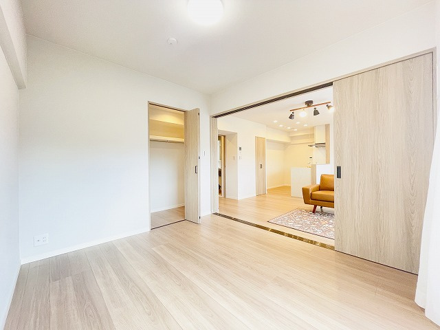 【居間・リビング】 | ライオンズマンション野間大池南 | 各部屋収納あり