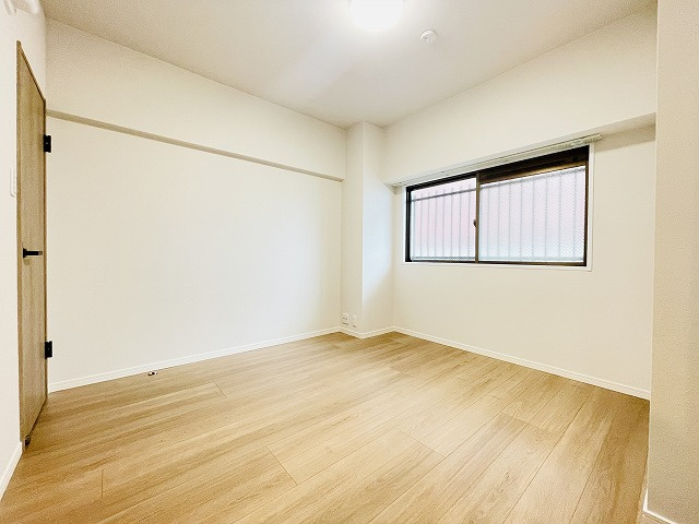 【洋室】 | ライオンズマンション野間大池南 | 6.1帖洋室。WICがあります