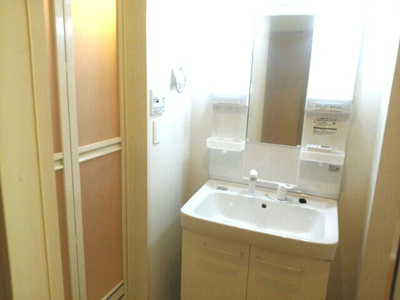 【洗面所】 | 花・うらら | スペースが確保できる洗面所です