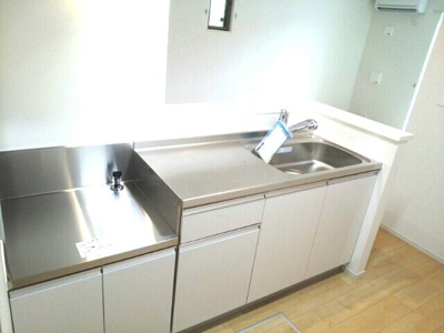 【キッチン】 | 花・うらら | コンパクトなキッチンで掃除もラクラク