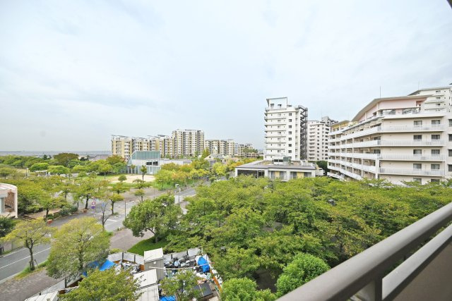 西宮マリナパークシティ・桜のまち4番館の展望|バルコニーからの眺望写真です。