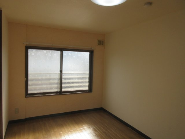 細田マンション第2の洋室