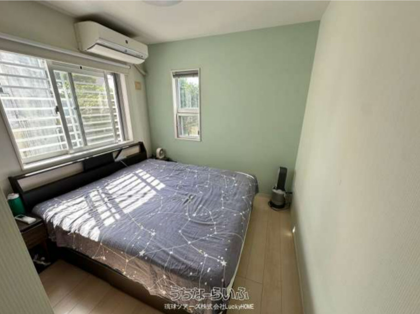 宜野湾市赤道2丁目戸建ての玄関