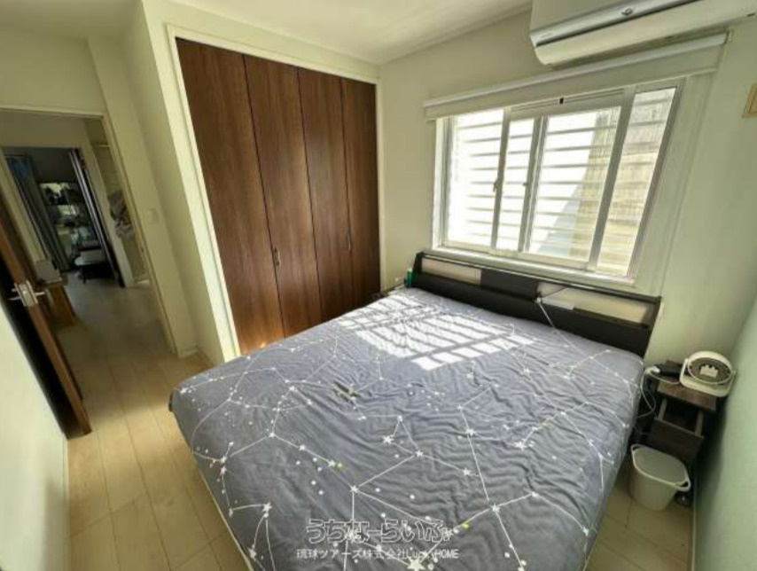 宜野湾市赤道2丁目戸建ての玄関