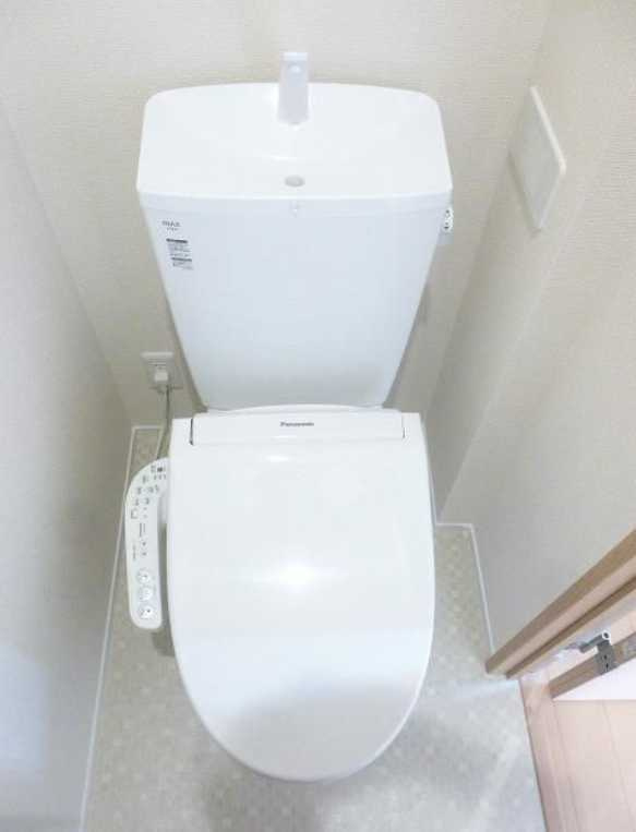 リッカ　最上階　角部屋　築浅のトイレ